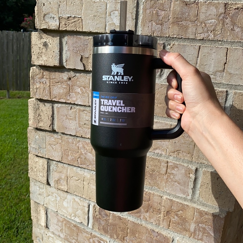 Stanley Travel Cup 40oz. With Leslie’s logo.